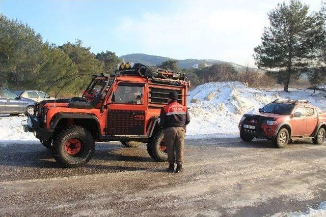 Buzlanma Sürücülere Zor Anlar Yaşatıyor