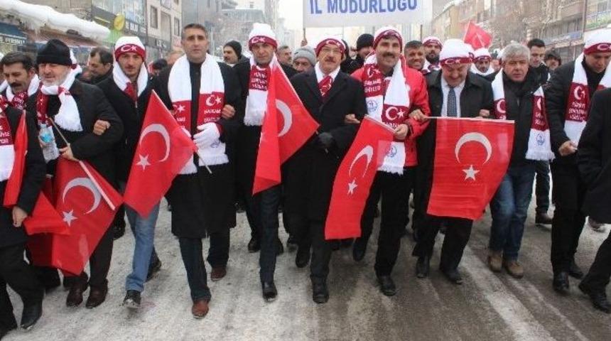 Muşlular &rsquo;sarıkamış Şehitleri&rsquo; İ&ccedil;in Y&uuml;r&uuml;d&uuml;