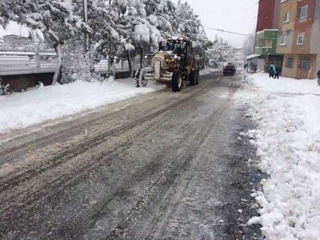 Bursa’da Karla Kesintisiz Mücadele Devam Ediyor