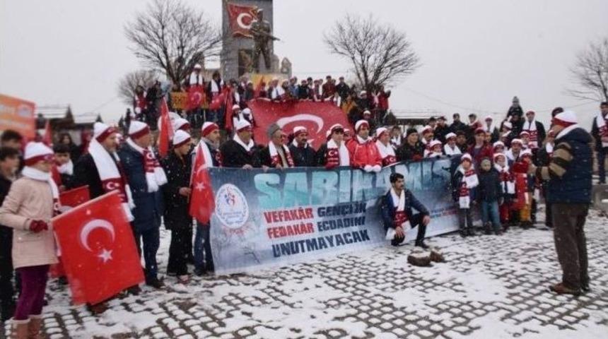 Reşadiyeliler Sarıkamış Şehitleri İ&ccedil;in Y&uuml;r&uuml;d&uuml;
