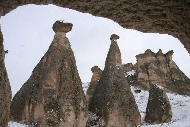 Peribacaları Beyaza B&uuml;r&uuml;nd&uuml; 2