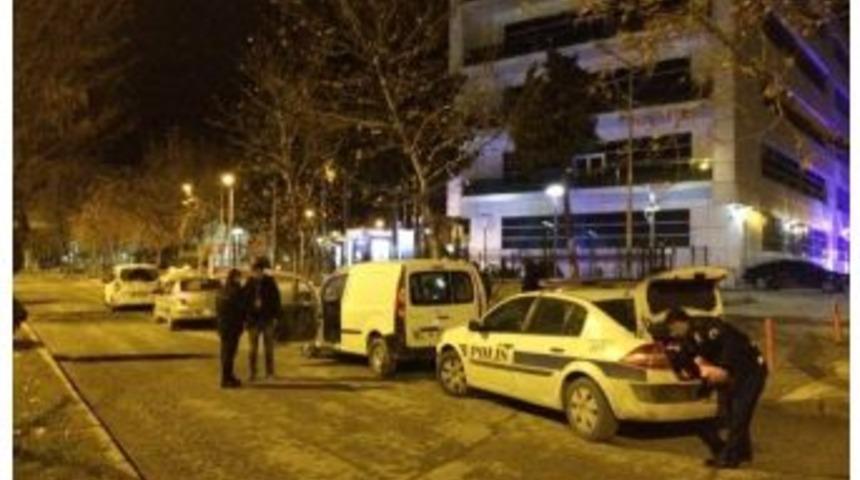 Polisten Ka&ccedil;an Ara&ccedil; S&uuml;r&uuml;c&uuml;s&uuml; Alkoll&uuml; &Ccedil;ıktı