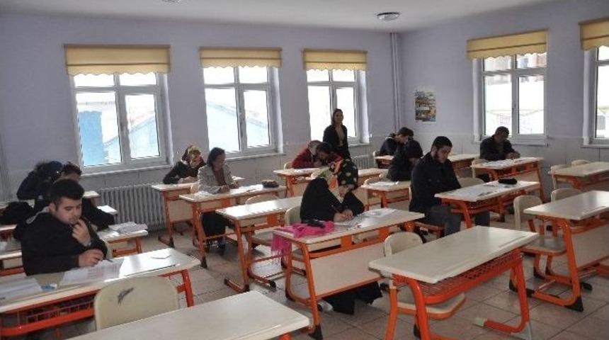 Boz&uuml;y&uuml;k&rsquo;te A&ccedil;ık Ortaokul Ve Lise Sınavları Yapıldı