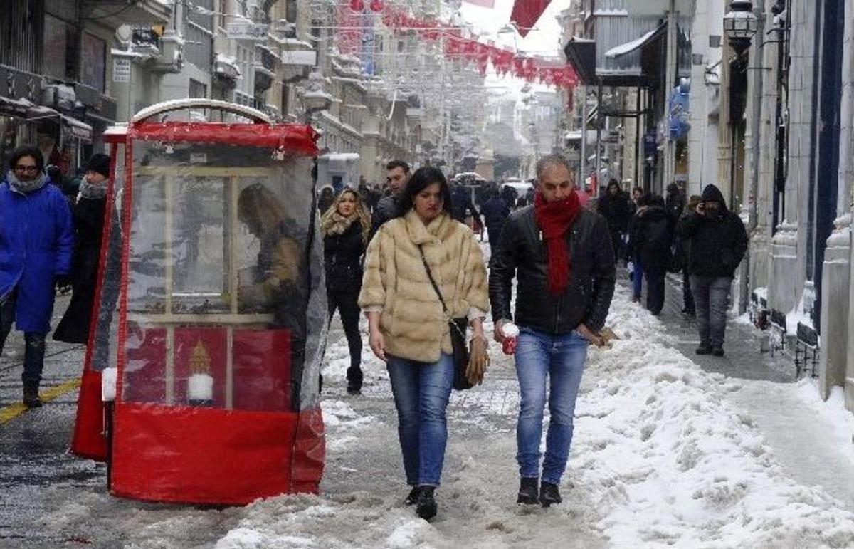 Taksim&rsquo;de Kartpostallık G&ouml;r&uuml;nt&uuml;ler