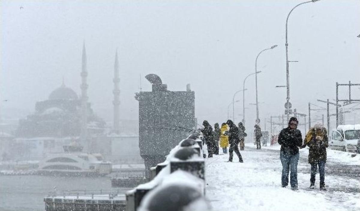 İstanbul&rsquo;da Kar Etkisini Yitirdi