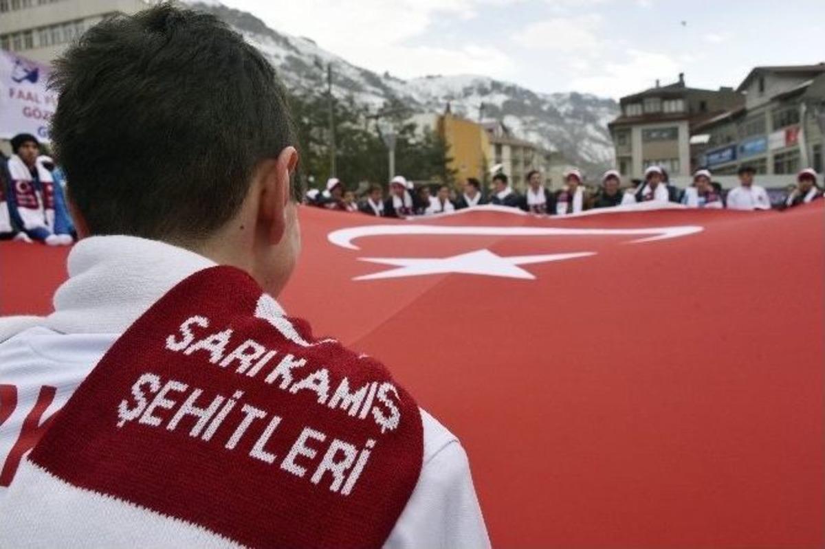 G&uuml;m&uuml;şhane Sarıkamış Şehitleri İ&ccedil;in Y&uuml;r&uuml;d&uuml;