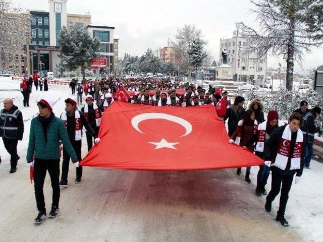 Burdur da Sarıkamış Şehitleri I&ccedil;in Y&uuml;r&uuml;y&uuml;ş 1