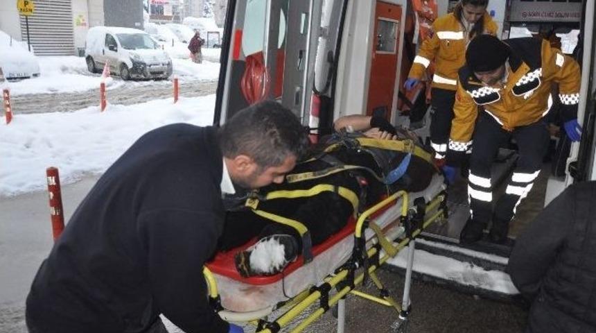 Kar Temizlerken &Ccedil;atıdan D&uuml;şt&uuml;