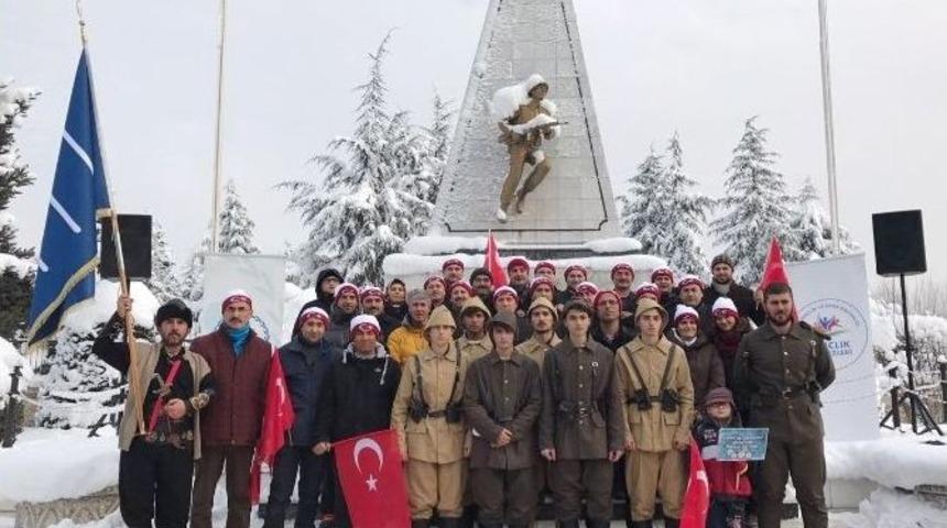 D&uuml;zce&rsquo;de Sarıkamış Şehitleri Soğuk Havada Anıldı