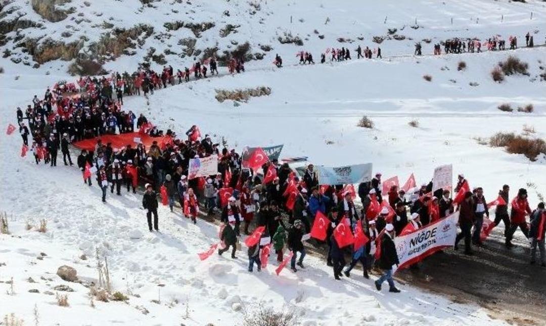 Sarıkamış Şehitleri İ&ccedil;in Y&uuml;r&uuml;d&uuml;ler