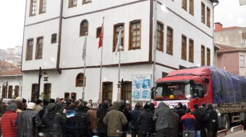 İnebolu'dan Halep'e Yardım Tır'ı Yola &Ccedil;ıktı