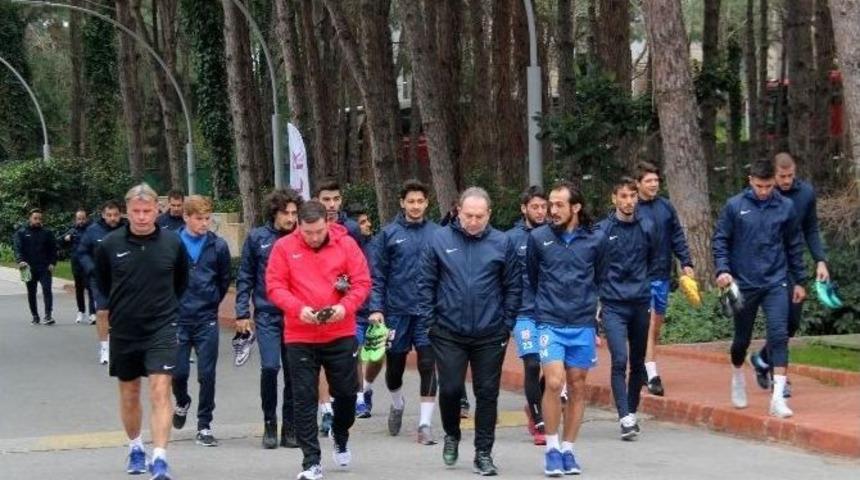 Balıkesirspor&rsquo;da Y&uuml;zler G&uuml;l&uuml;yor