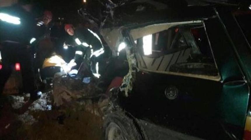 Kavşakta Işık Ihlali Kazası: 1 &Ouml;l&uuml;, 1 Yaralı