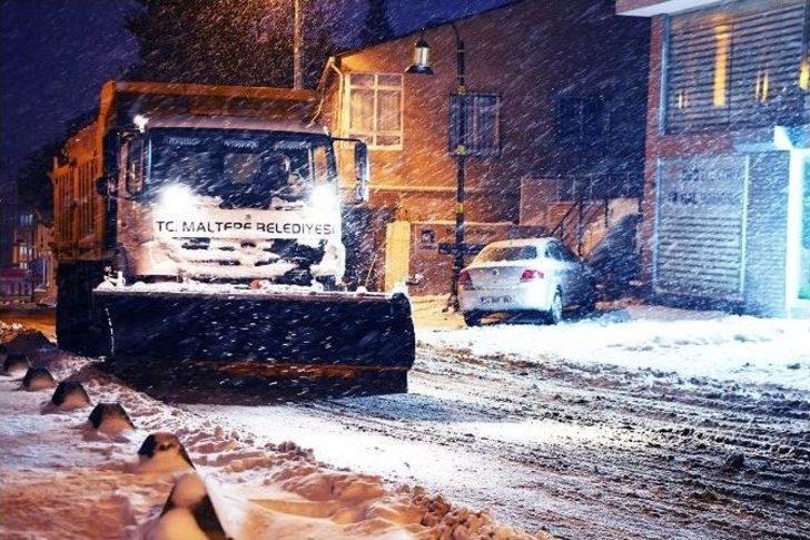 Maltepe’de Karla Mücadele Aralıksız Sürüyor G4