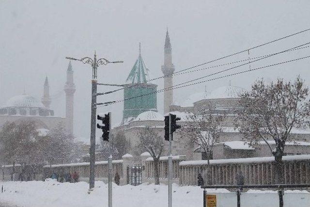 Konya’da Kar Yeniden Etkisini Artırdı