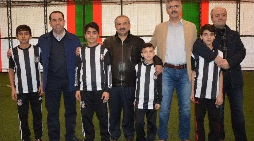 D&uuml;zce&rsquo;den Diyarbakır&rsquo;daki Beşiktaşlılara Forma Hediyesi