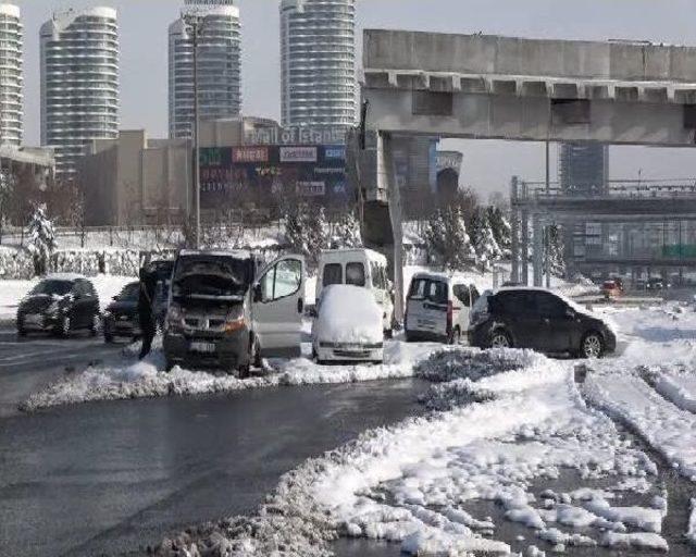 Otomobillerini Tem'de Terketmek Zorunda Kalmışlardı