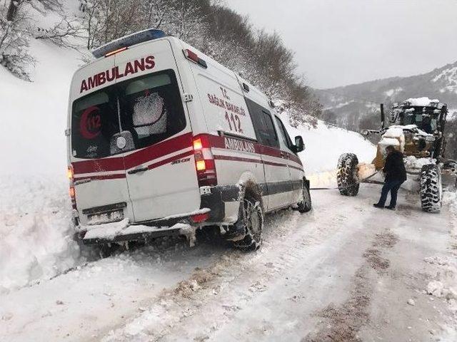 Balıkesir’de Karla Mücadele Aralıksız Sürüyor