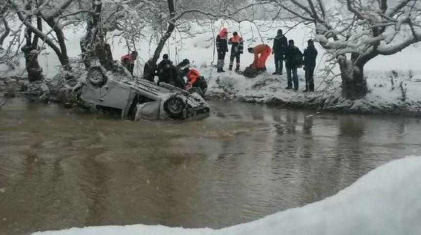 Kayıp &Ccedil;iftin Cesetleri Dereye Yuvarlanan Ara&ccedil;ta Bulundu