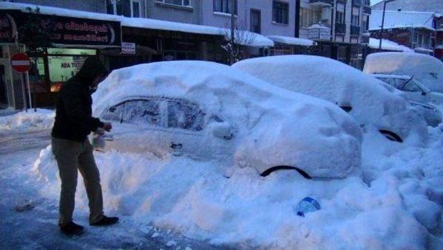 Kar Yağışı Biga'da Hayatı Olumsuz Etkiliyor