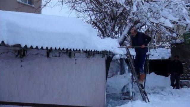 Kar Yağışı Biga'da Hayatı Olumsuz Etkiliyor