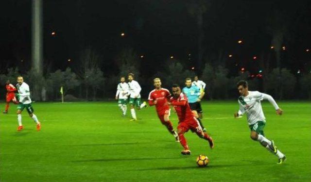 Bursaspor, Skenderbeu Ile Berabere Kaldı