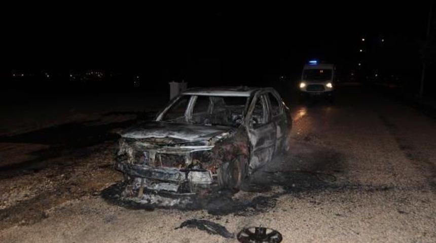 Taksiciyi D&ouml;v&uuml;p, Aracını Yaktılar