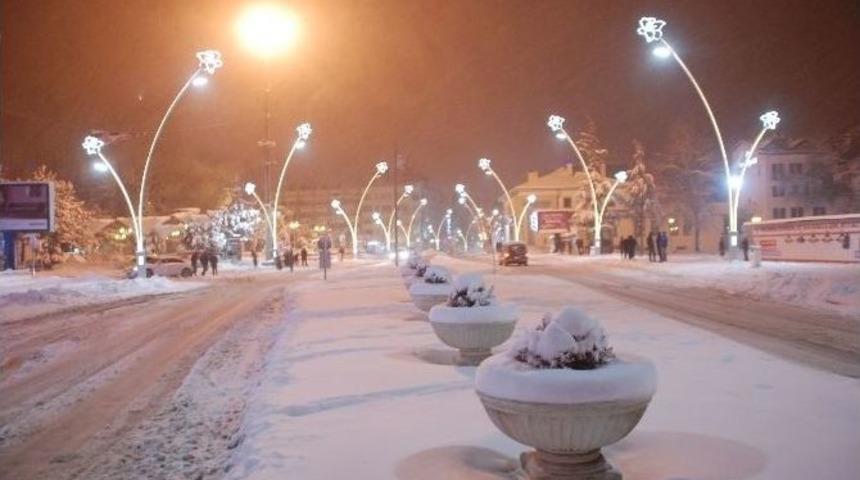 Tokat&rsquo;ta Kar Esareti Eğlenceye D&ouml;n&uuml;şt&uuml;