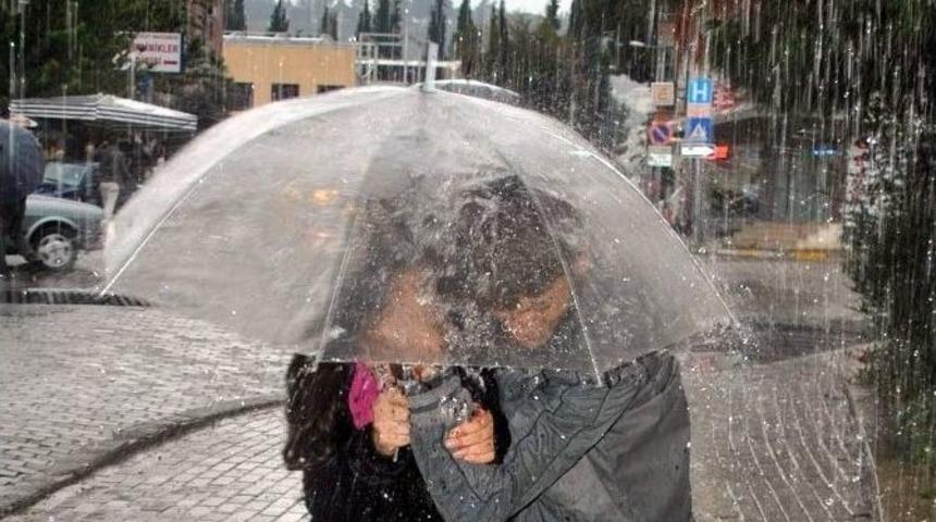 Yağışlar &Ccedil;ift&ccedil;iyi Sevindirdi