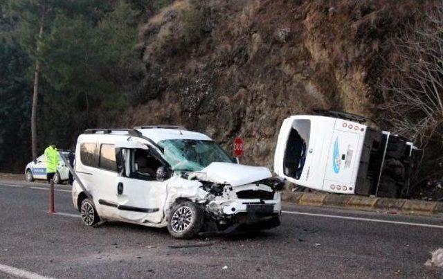 Antalya'da Otel Servisi Kaza Yaptı: 16 Yaralı