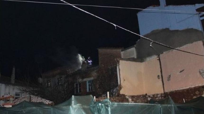 Ayvalık&rsquo;ta Yangın Korkuttu