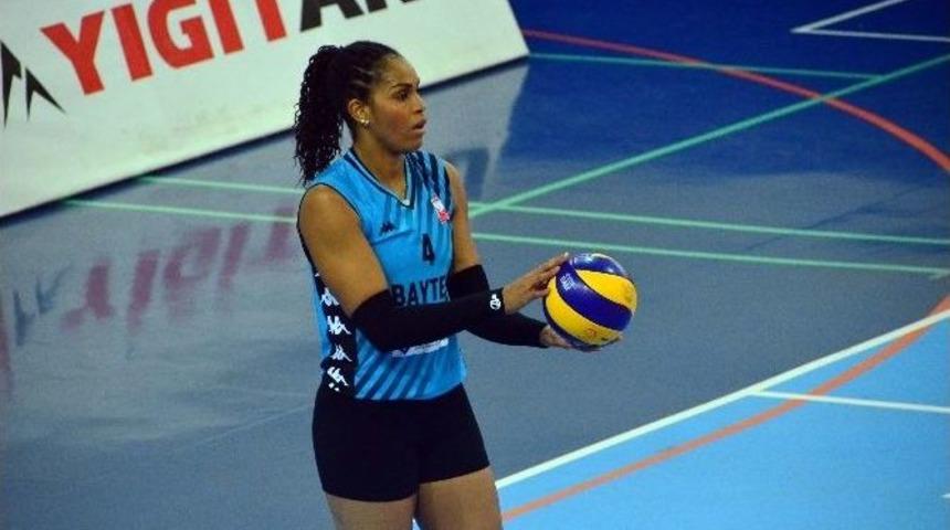 Pursaklar Voleybol Takımı Galibiyet Serisini S&uuml;rd&uuml;r&uuml;yor