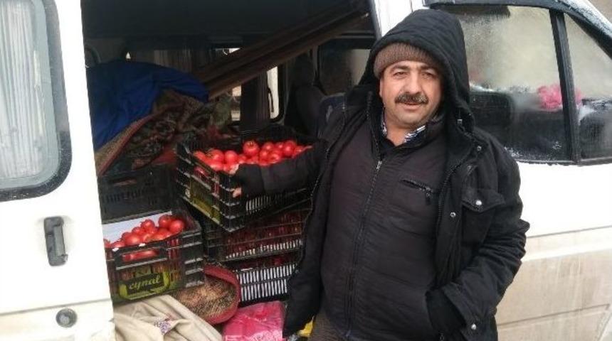 Hisarcık’ta Pazarcı Esnafı Soğuktan Tezgah Açamadı