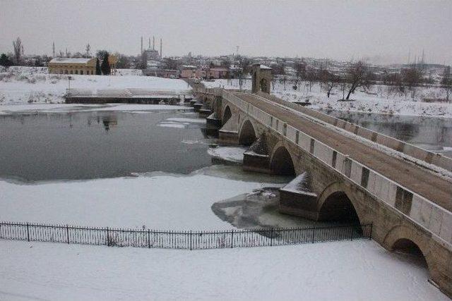 Tunca Nehri Akmıyor, Meriç Kısmen Buz Tuttu