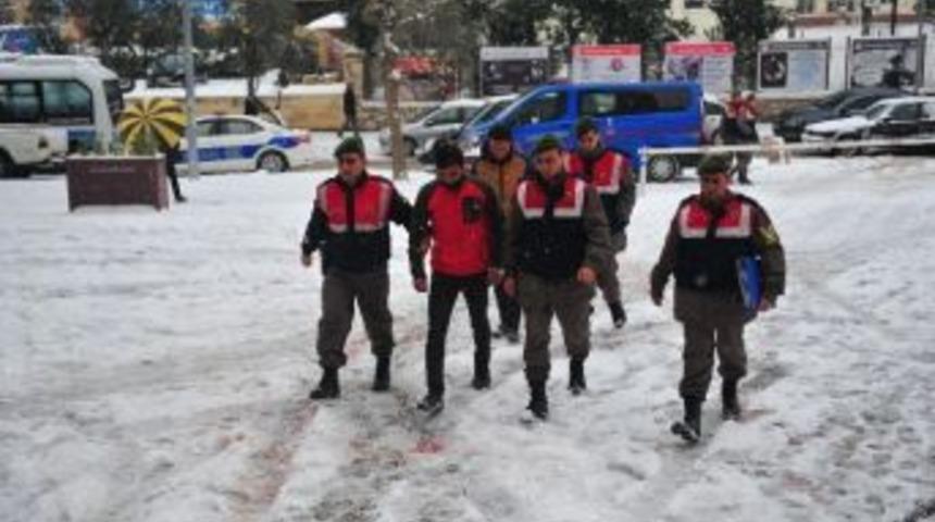 Terör Örgütü Propagandası Yapan 3 Kişi Adliyeye Sevk Edildi