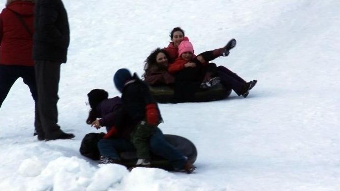 Ayder&rsquo;de Şambrel İle Kayak Keyfi