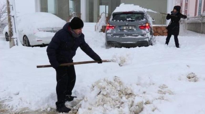 Samsun'da 60 Mahalle Yolu Kar Nedeniyle Kapandı
