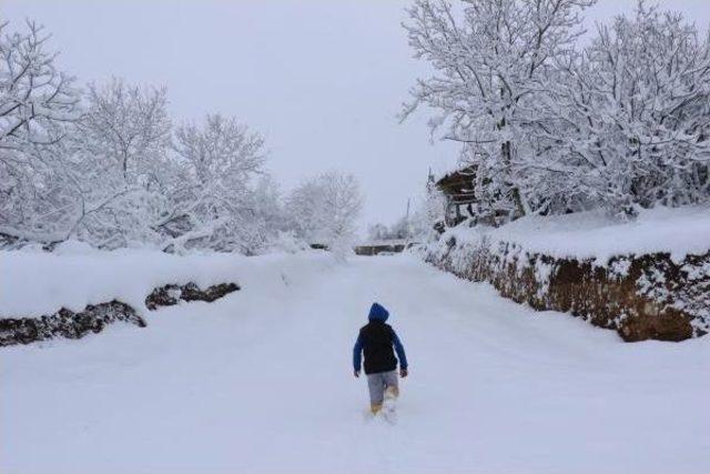 Samsun'da 60 Mahalle Yolu Kar Nedeniyle Kapandı