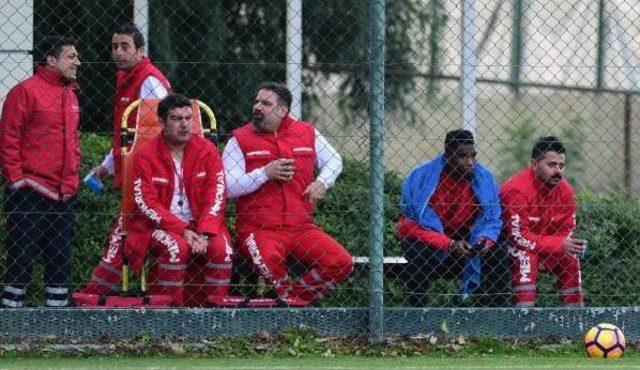 Antalyaspor Kalecisi Ozan'ın Burnu Kırıldı