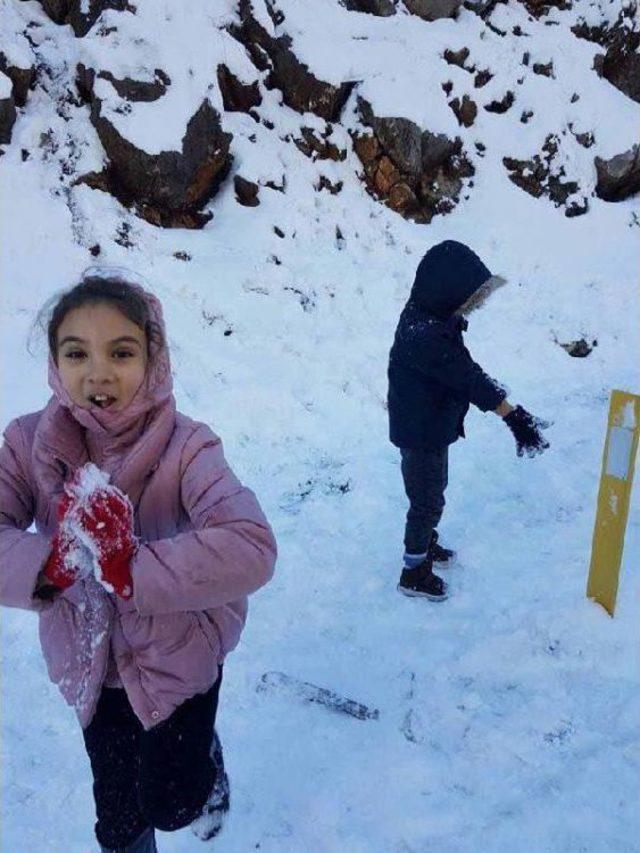 Muğla'nın 2 Ayrı Ilçesinde Deniz Ve Kar Keyfi