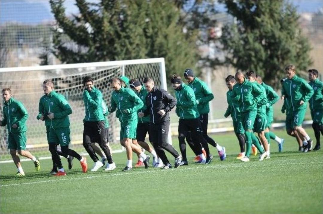 Bursaspor&rsquo;da Batalla Kanlar İ&ccedil;inde Antrenmanı Yarıda Bıraktı