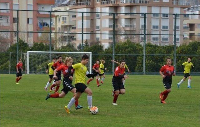 Başkan B&ouml;cek&rsquo;ten Amat&ouml;r Sporlara Destek 1