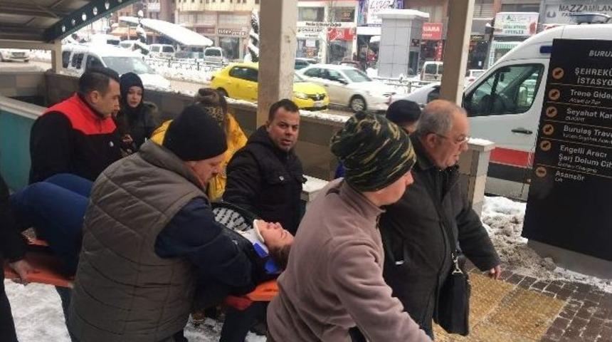 Bursa&rsquo;da Buzda D&uuml;şen Gen&ccedil; Kız Hastanelik Oldu
