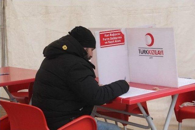 Elazığ&rsquo;da 5 G&uuml;nde 500 &Uuml;nite Kan Toplandı 1