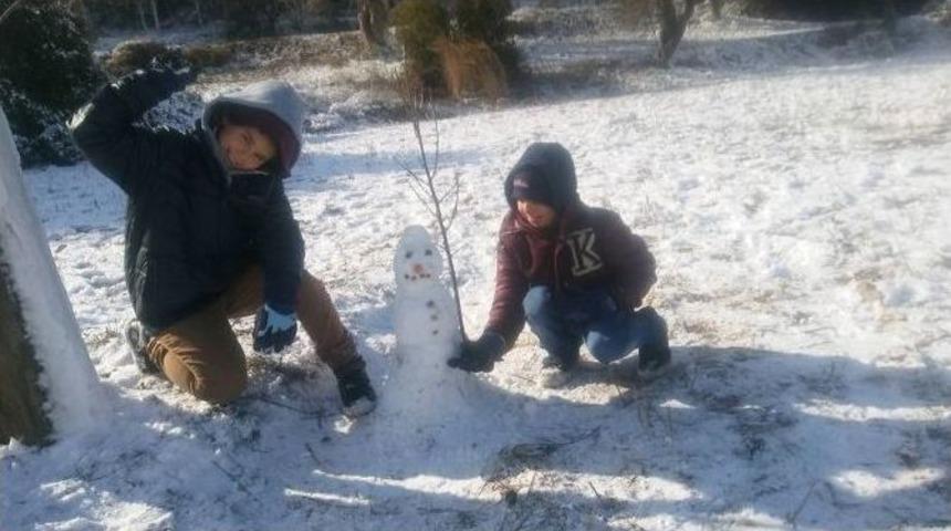 &Ccedil;eşme&rsquo;de Kar S&uuml;rprizi