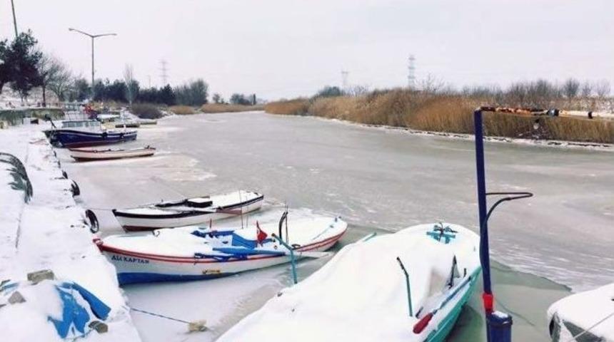 &Ccedil;anakkale&rsquo;de &Ccedil;ay Buz Tuttu