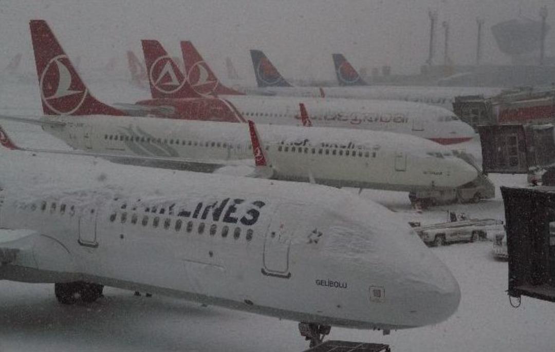 Atat&uuml;rk Havalimanı&rsquo;nda U&ccedil;uşlar Normale D&ouml;nmeye Başladı