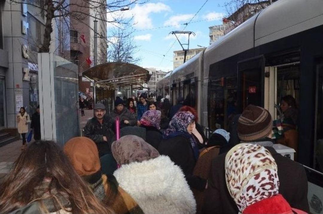 Eskişehirlilerin Tramvay &Ccedil;ilesine Dp&rsquo;den &Ccedil;&ouml;z&uuml;m &Ouml;nerileri