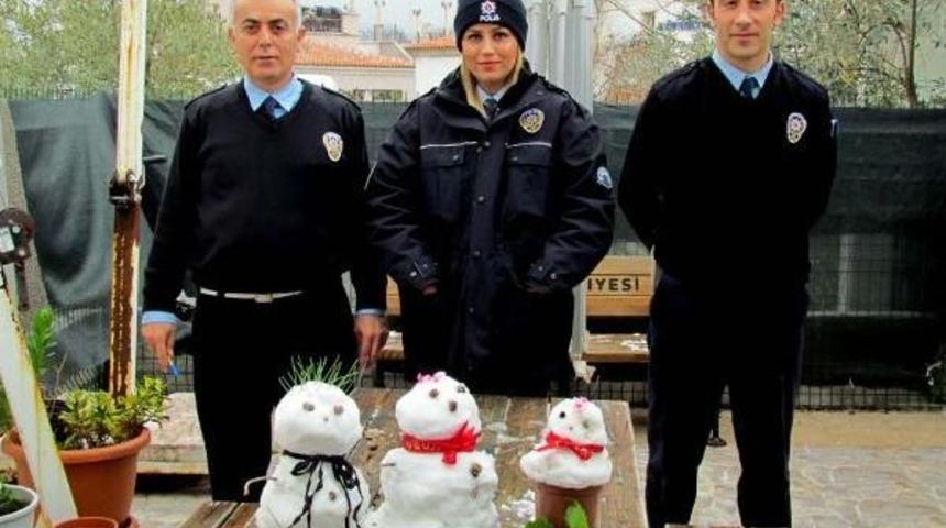 &Ccedil;eşme'de Kar Sevinci