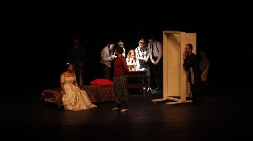 Uedaş Kimsesiz &Ccedil;ocuklar İ&ccedil;in Sahneye &Ccedil;ıktı